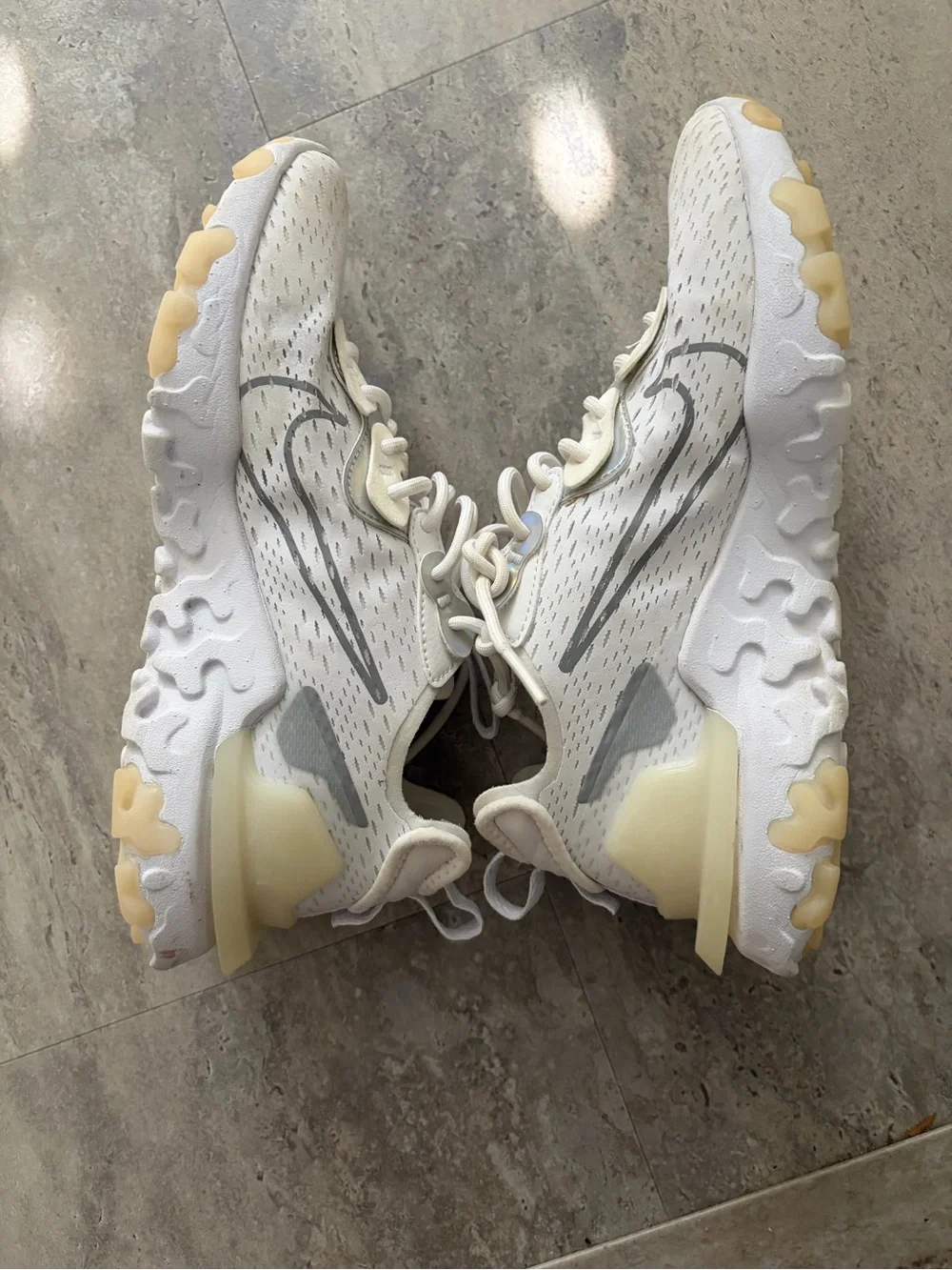 Women’s Nike tennis shoes
